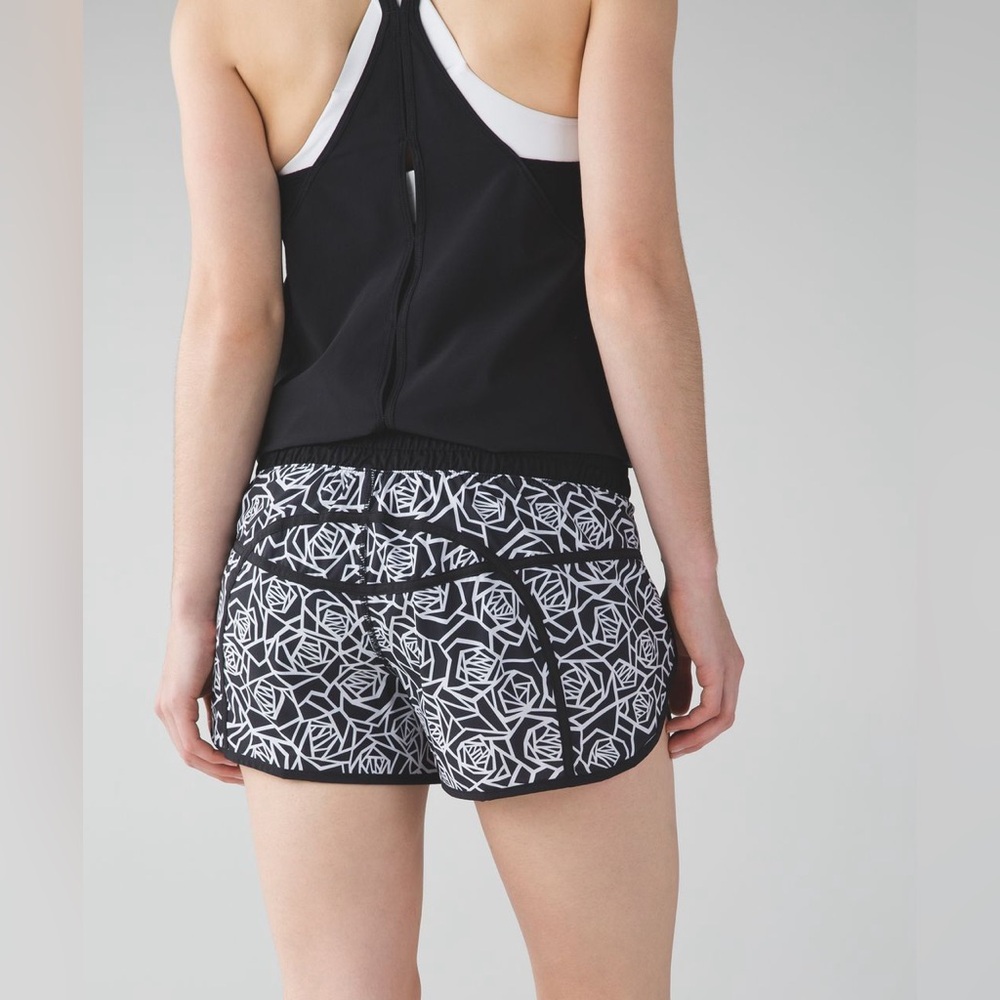 Lululemon Track That High-Rise 3” Shorts – Black White Pattern, Size 6, GUC - Picture 5 of 8